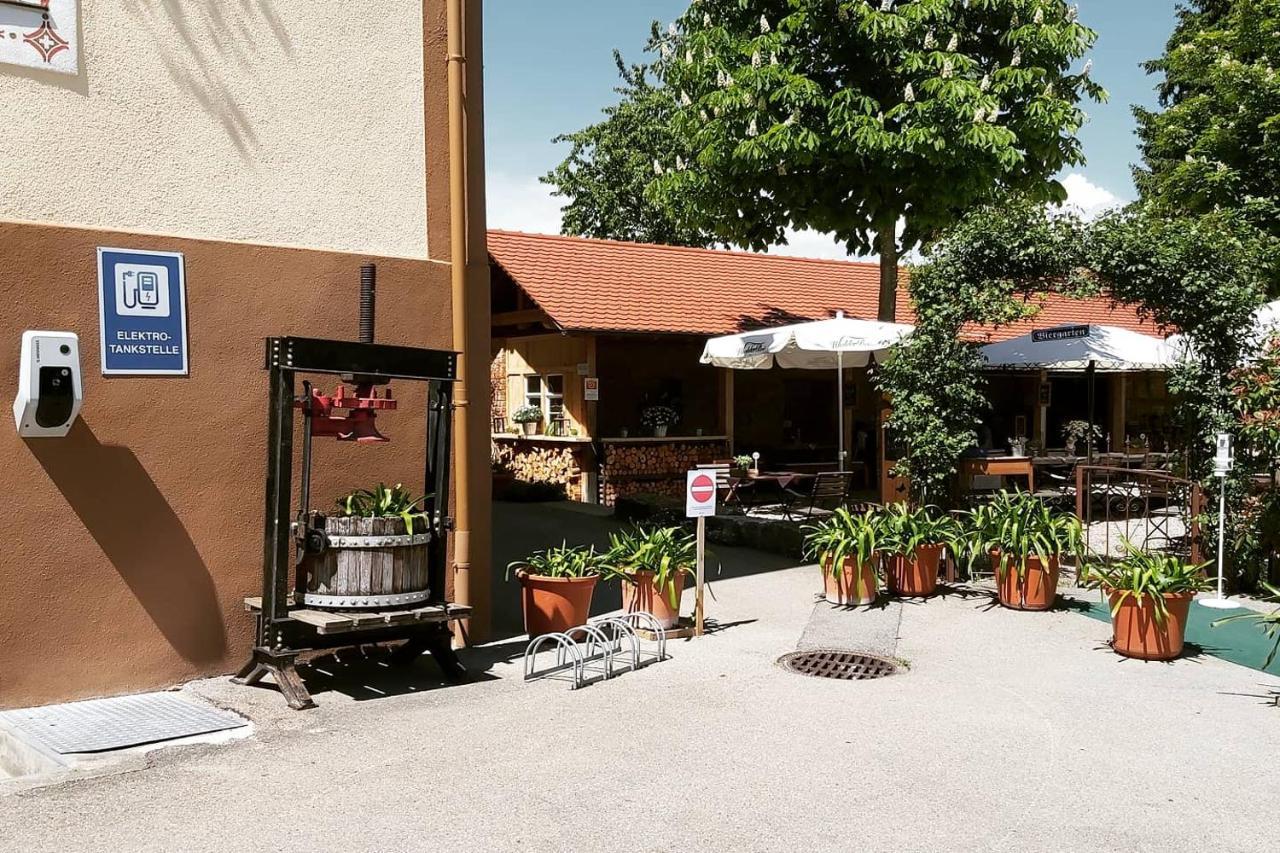 Gasthof Zum Goldenen Kreuz Wilhelmsdorf  Buitenkant foto