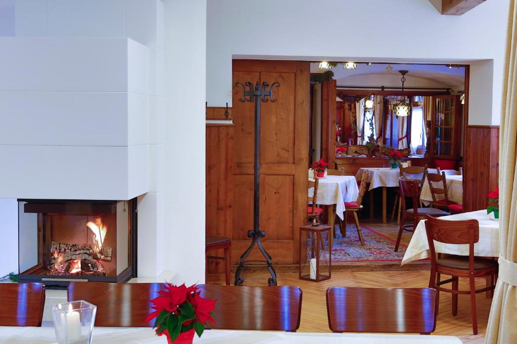 Gasthof Zum Goldenen Kreuz Wilhelmsdorf  Buitenkant foto